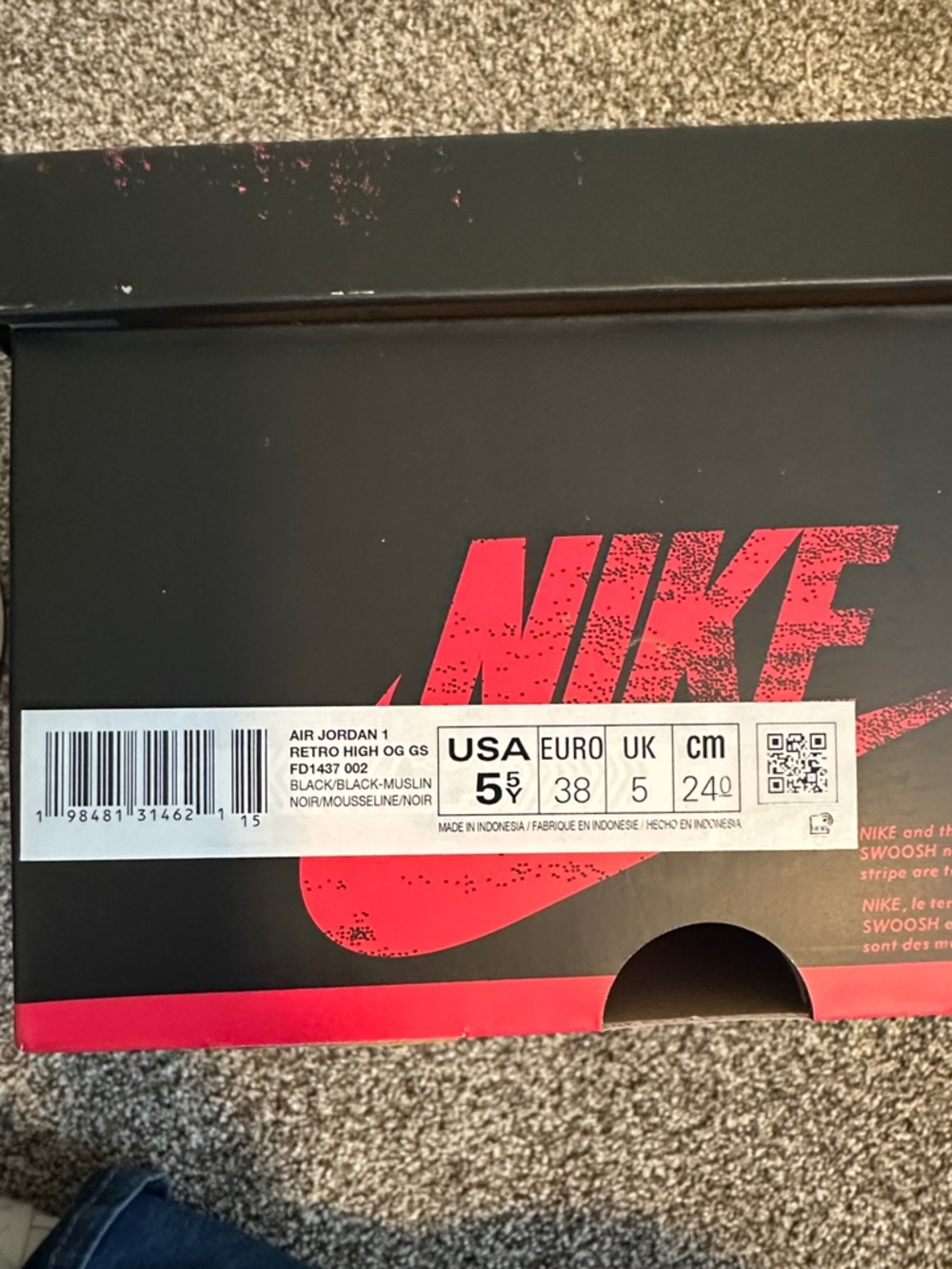 Air Jordan 1 Retro High OG - Picture 2 of 7
